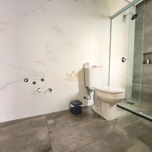 Casa de Condomínio com 357m², 5 dormitórios, 5 suítes, 2 vagas no Ocean Side em Torres para Comprar