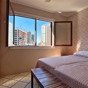 Apartamento com 150m², 3 dormitórios, 1 suíte, 1 vaga no Torre de La Cité em Torres para Comprar