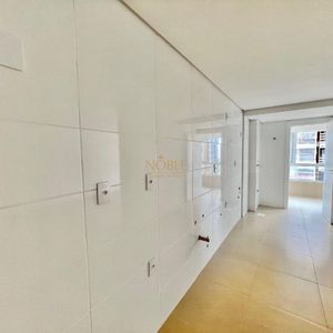 Apartamento com 84m², 2 dormitórios, 1 suíte, 1 vaga no San Pietro em Torres para Comprar