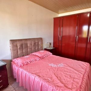Casa, 6 dormitórios, 2 vagas no bairro Praia da Cal em Torres para Comprar