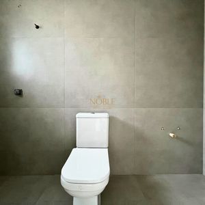 Apartamento com 90m², 2 dormitórios, 2 suítes, 2 vagas no Maui Residencial em Torres para Comprar