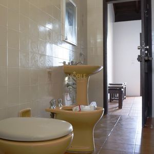 Casa com 260m², 5 dormitórios, 1 suíte, 2 vagas no bairro Praia Grande em Torres para Comprar