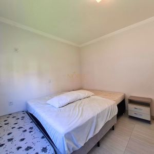 Casa, 5 dormitórios, 1 suíte, 3 vagas no bairro Praia Paraíso em Torres para Comprar