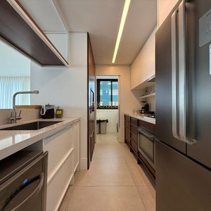 Apartamento com 220m², 4 dormitórios, 4 suítes, 3 vagas no Vitra em Torres para Comprar