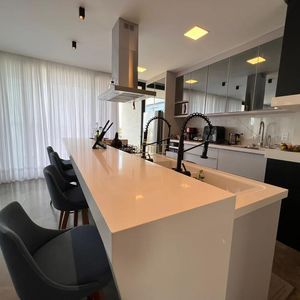 Casa de Condomínio com 335m², 3 dormitórios, 3 suítes, 2 vagas no Reserva das Águas em Torres para Comprar