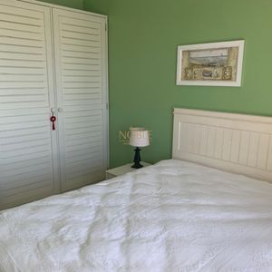 Apartamento com 180m², 3 dormitórios, 1 suíte, 2 vagas no Debret em Torres para Comprar