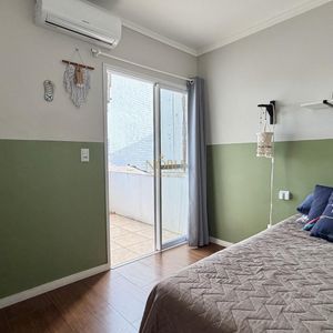 Pousada, 8 dormitórios, 3 suítes, 7 vagas no bairro Praia da Cal em Torres para Comprar