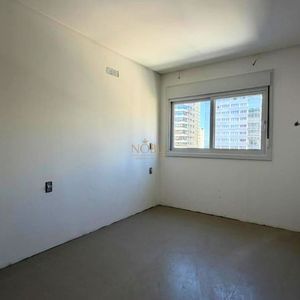Apartamento com 98m², 2 dormitórios, 2 suítes no Punta Del Sole em Torres para Comprar