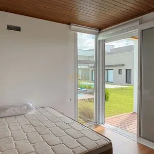 Casa de Condomínio com 174m², 3 dormitórios, 3 suítes, 2 vagas no Reserva das Águas em Torres para Comprar