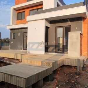 Casa de Condomínio com 204m², 3 dormitórios, 3 suítes, 2 vagas no Reserva das Águas em Torres para Comprar