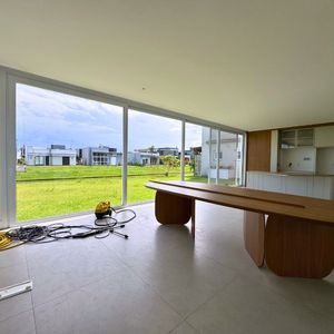 Casa de Condomínio com 280m², 4 dormitórios, 4 suítes, 2 vagas no Reserva das Águas em Torres para Comprar