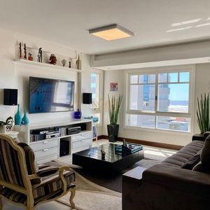 Apartamento com 186m², 3 dormitórios, 1 suíte, 4 vagas no Debret em Torres para Comprar