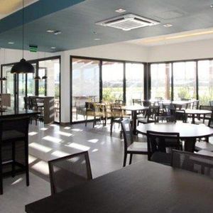 Casa de Condomínio com 180m², 4 dormitórios, 4 suítes, 2 vagas no Condomínio Ilhas Park em Torres para Comprar