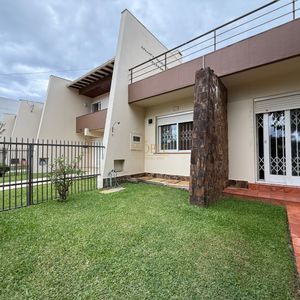 Sobrado com 105m², 3 dormitórios, 1 vaga no Solemar em Torres para Comprar