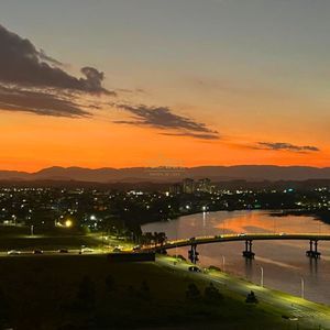 Apartamento com 102m², 2 dormitórios, 1 suíte, 1 vaga no La Tour em Torres para Comprar