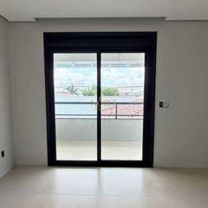 Casa com 284m², 4 dormitórios, 1 suíte, 2 vagas no bairro Igra Sul em Torres para Comprar