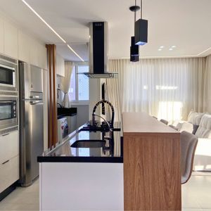 Apartamento com 77m², 2 dormitórios, 1 suíte, 1 vaga no Maui Residencial em Torres para Comprar