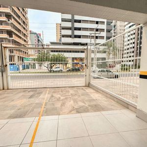 Apartamento com 110m², 3 dormitórios, 1 suíte, 2 vagas no San Pietro em Torres para Comprar