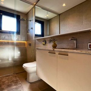 Casa de Condomínio com 476m², 5 dormitórios, 5 suítes, 2 vagas no Ocean Side em Torres para Comprar