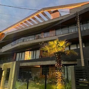 Apartamento com 74m², 2 dormitórios, 1 suíte, 2 vagas no Essenza em Torres para Comprar