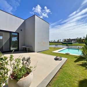 Casa de Condomínio com 226m², 3 dormitórios, 3 suítes, 2 vagas no Reserva das Águas em Torres para Comprar
