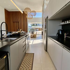 Casa de Condomínio com 290m², 4 dormitórios, 2 suítes, 2 vagas no Ocean Side em Torres para Comprar