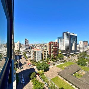 Apartamento com 102m², 3 dormitórios, 1 suíte, 2 vagas no Maui Residencial em Torres para Comprar
