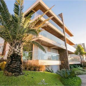 Apartamento com 122m², 3 dormitórios, 1 suíte, 3 vagas no Cannes Résidentiel em Torres para Comprar