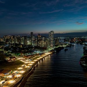 Apartamento com 220m², 4 dormitórios, 4 suítes, 3 vagas no Legend em Torres para Comprar