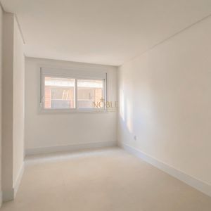 Apartamento com 130m², 3 dormitórios, 1 suíte, 2 vagas no Monterrey em Torres para Comprar