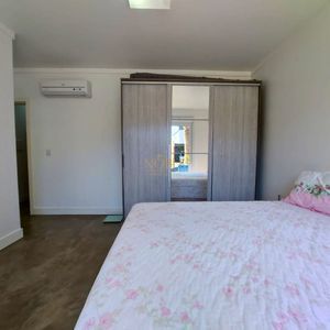 Casa com 210m², 3 dormitórios, 3 suítes, 2 vagas no Ocean Side em Torres para Comprar