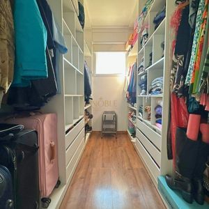 Sobrado com 350m², 4 dormitórios, 4 suítes, 2 vagas no bairro Centenário em Torres para Comprar