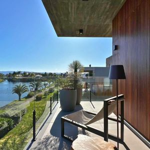 Casa de Condomínio com 476m², 5 dormitórios, 5 suítes, 2 vagas no Ocean Side em Torres para Comprar