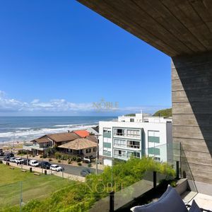 Cobertura com 344m², 3 dormitórios, 3 suítes, 3 vagas no Ares em Torres para Comprar