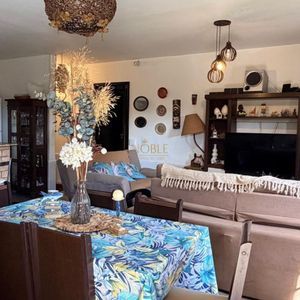Casa com 240m², 4 dormitórios, 1 suíte, 3 vagas no bairro Praia da Cal em Torres para Comprar