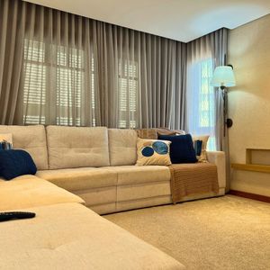 Apartamento com 180m², 3 dormitórios, 1 suíte, 2 vagas no Debret em Torres para Comprar