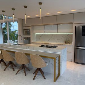 Casa de Condomínio com 359m², 4 dormitórios, 4 suítes, 2 vagas no Reserva das Águas em Torres para Comprar