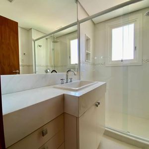 Apartamento com 186m², 3 dormitórios, 1 suíte, 4 vagas no Debret em Torres para Comprar