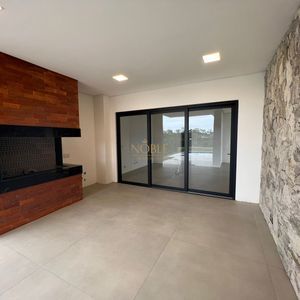 Casa de Condomínio com 220m², 3 dormitórios, 3 suítes, 2 vagas no Reserva das Águas em Torres para Comprar