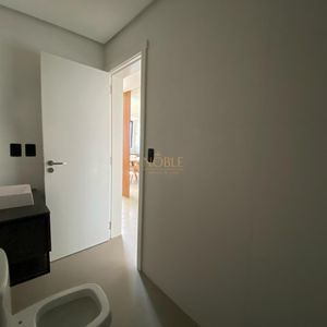 Apartamento com 60m², 2 dormitórios, 1 suíte, 1 vaga no Aston em Torres para Comprar