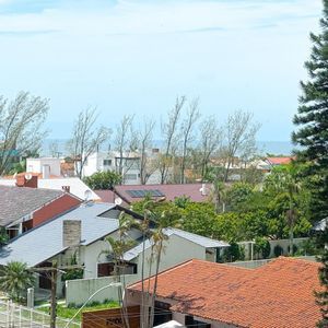 Apartamento com 82m², 2 dormitórios, 1 suíte, 1 vaga no Verano em Torres para Comprar