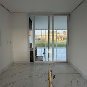 Casa com 474m², 4 dormitórios, 4 suítes, 2 vagas no Condomínio Ilhas Park em Torres para Comprar