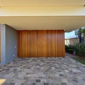 Casa de Condomínio com 206m², 4 dormitórios, 4 suítes, 2 vagas no Reserva das Águas em Torres para Comprar