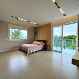 Casa de Condomínio com 435m², 4 dormitórios, 4 suítes, 4 vagas no Ocean Side em Torres para Comprar