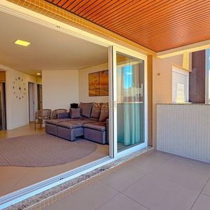 Apartamento com 100m², 2 dormitórios, 2 suítes, 2 vagas no Bella Vita em Torres para Comprar