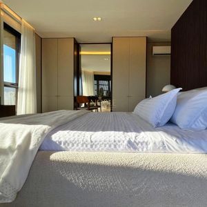 Casa de Condomínio com 476m², 5 dormitórios, 5 suítes, 2 vagas no Ocean Side em Torres para Comprar