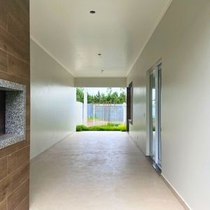 Casa com 118m², 2 dormitórios, 1 suíte, 2 vagas no bairro Novo Passo em Passo de Torres para Comprar