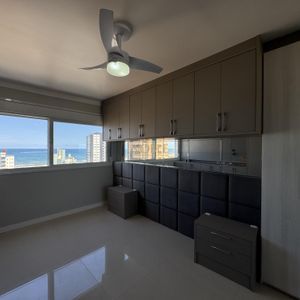 Apartamento com 123m², 3 dormitórios, 2 suítes, 2 vagas no Lê Classic em Torres para Comprar