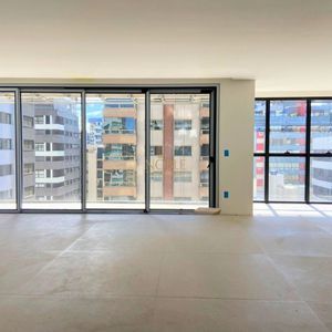 Apartamento com 165m², 3 dormitórios, 3 suítes, 3 vagas no Vanguard em Torres para Comprar