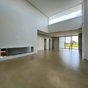 Casa de Condomínio com 264m², 4 dormitórios, 4 suítes, 2 vagas no Reserva das Águas em Torres para Comprar